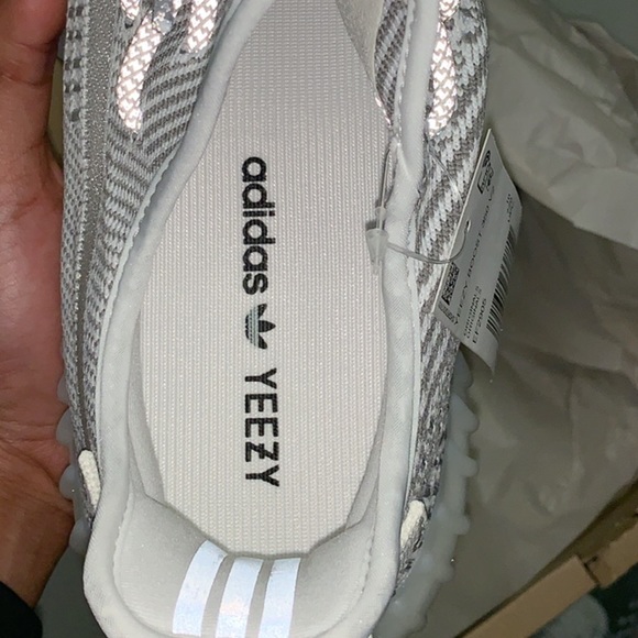 DS Yeezy 350 V2 sz 10.5 - Picture 2 of 5